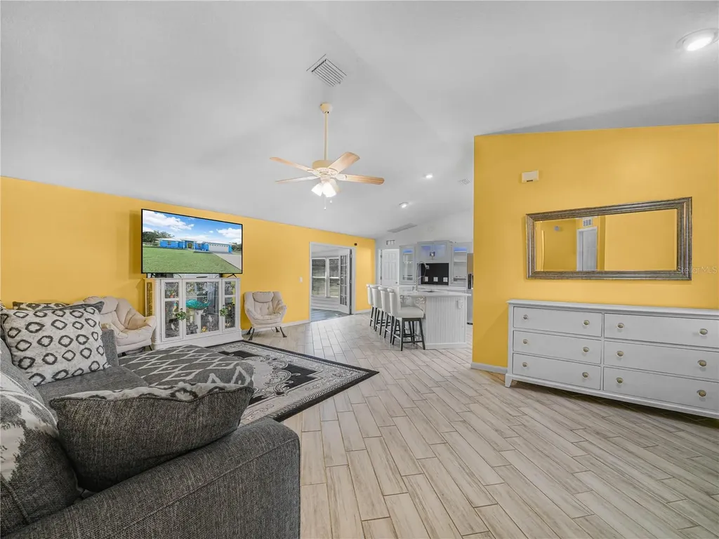 8926 Cypresswood Drive Lake Wales FL 33898