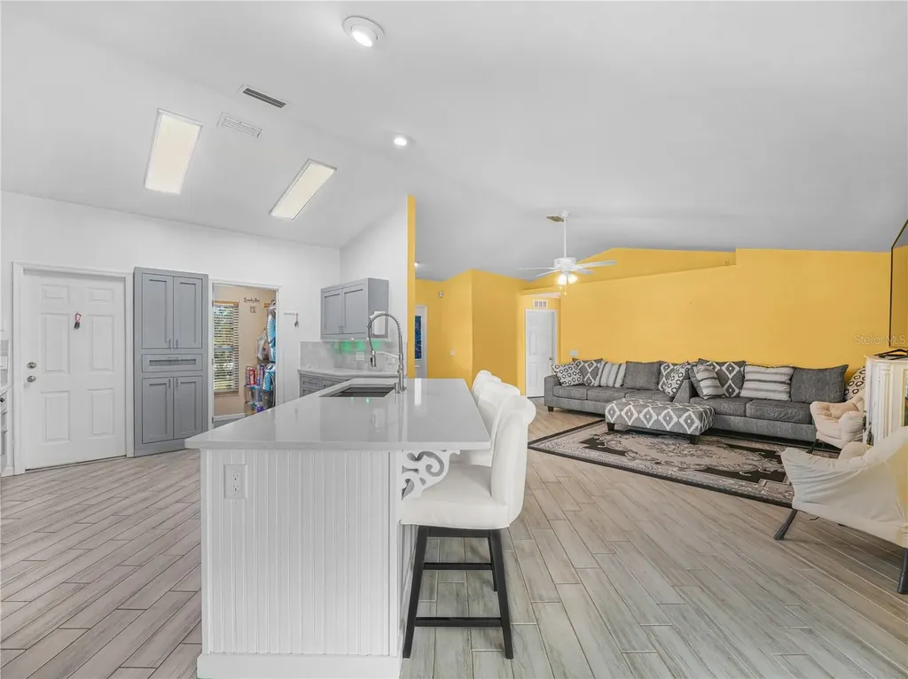 8926 Cypresswood Drive Lake Wales FL 33898