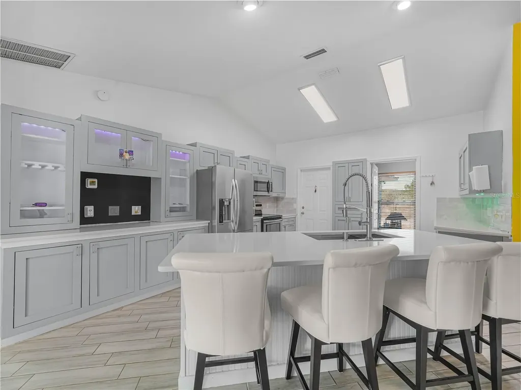 8926 Cypresswood Drive Lake Wales FL 33898