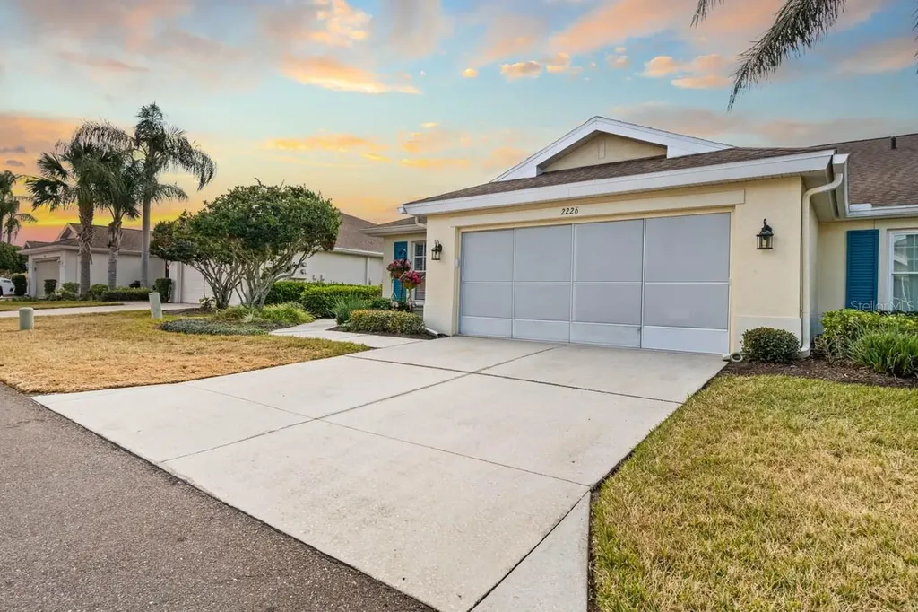 2226 Brookfield Greens Circle Sun City Center FL 33573