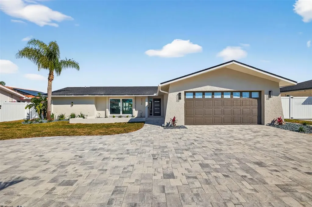 4426 43rd Street S St Petersburg FL 33711