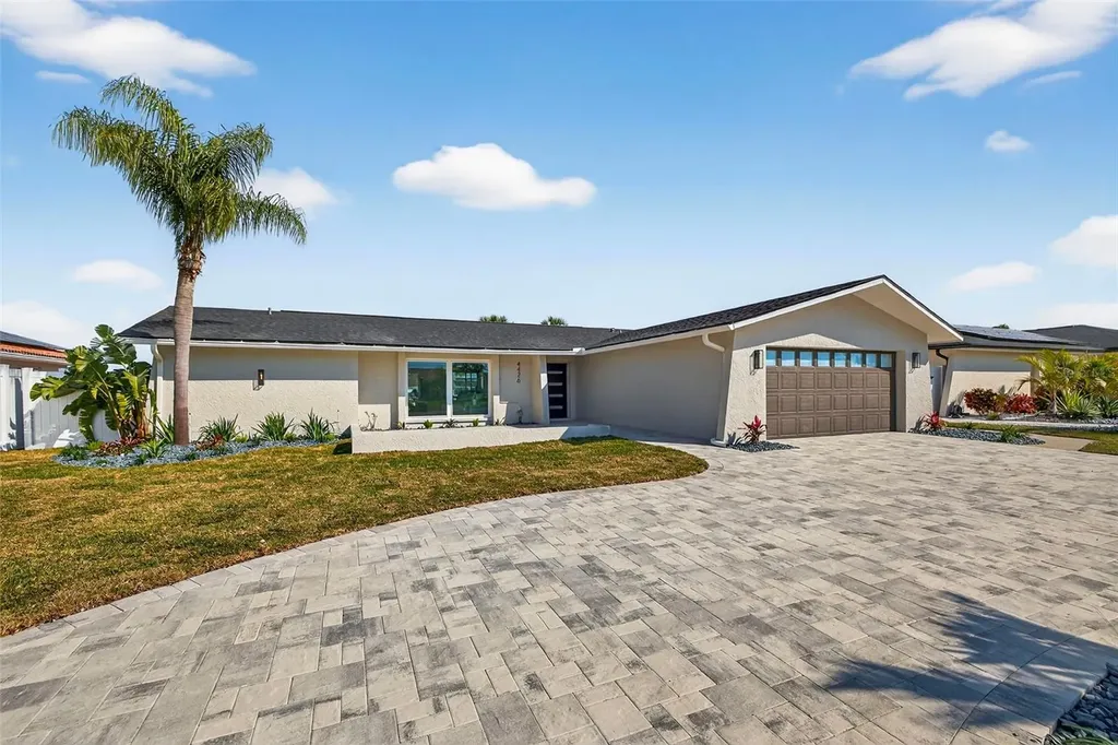 4426 43rd Street S St Petersburg FL 33711