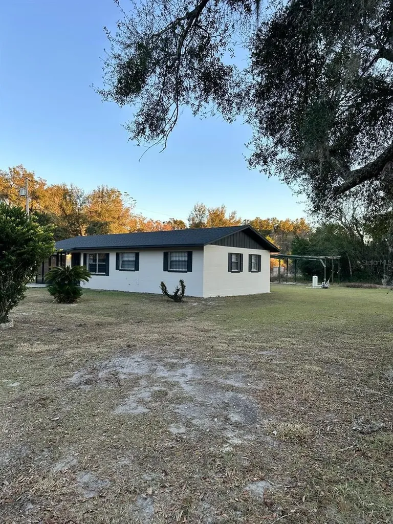 2863 County Road 238 Wildwood FL 34785