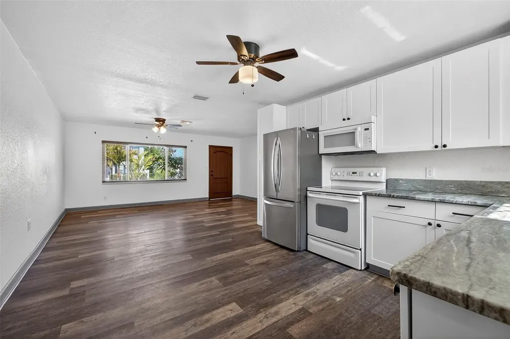 1210 46th Avenue N St Petersburg FL 33702