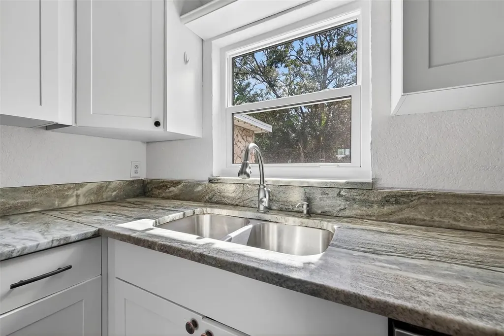1210 46th Avenue N St Petersburg FL 33702
