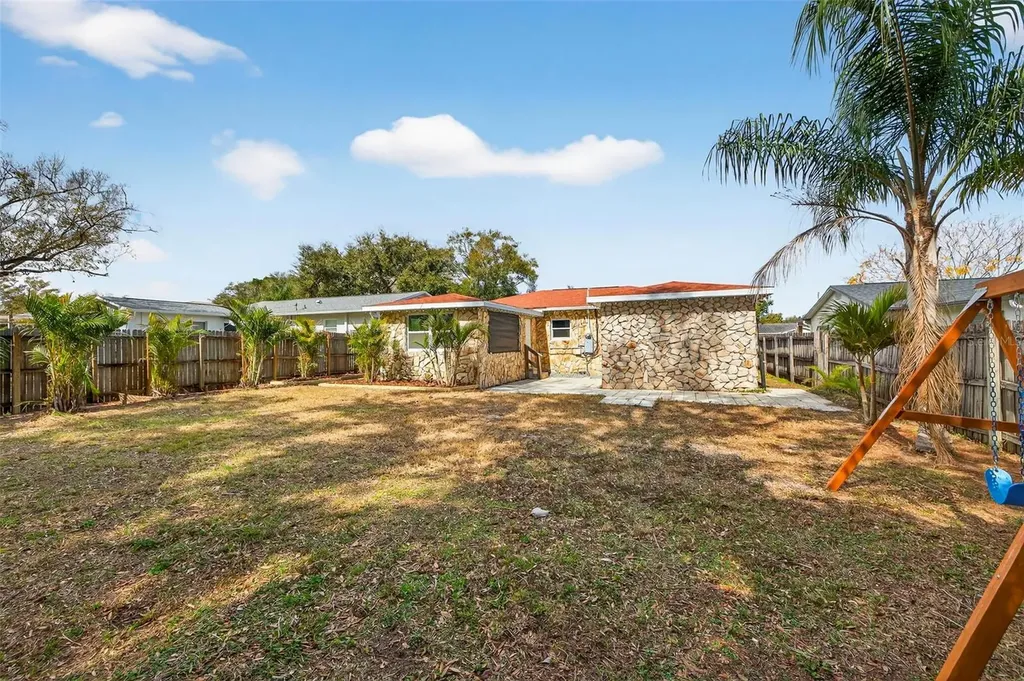 1210 46th Avenue N St Petersburg FL 33702