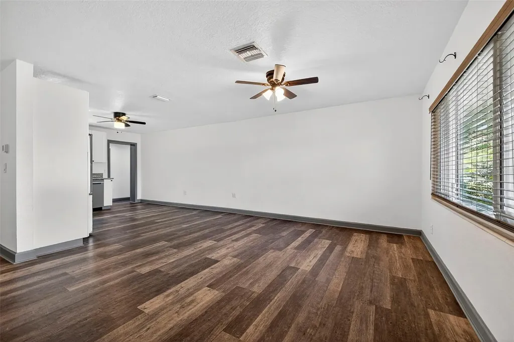 1210 46th Avenue N St Petersburg FL 33702