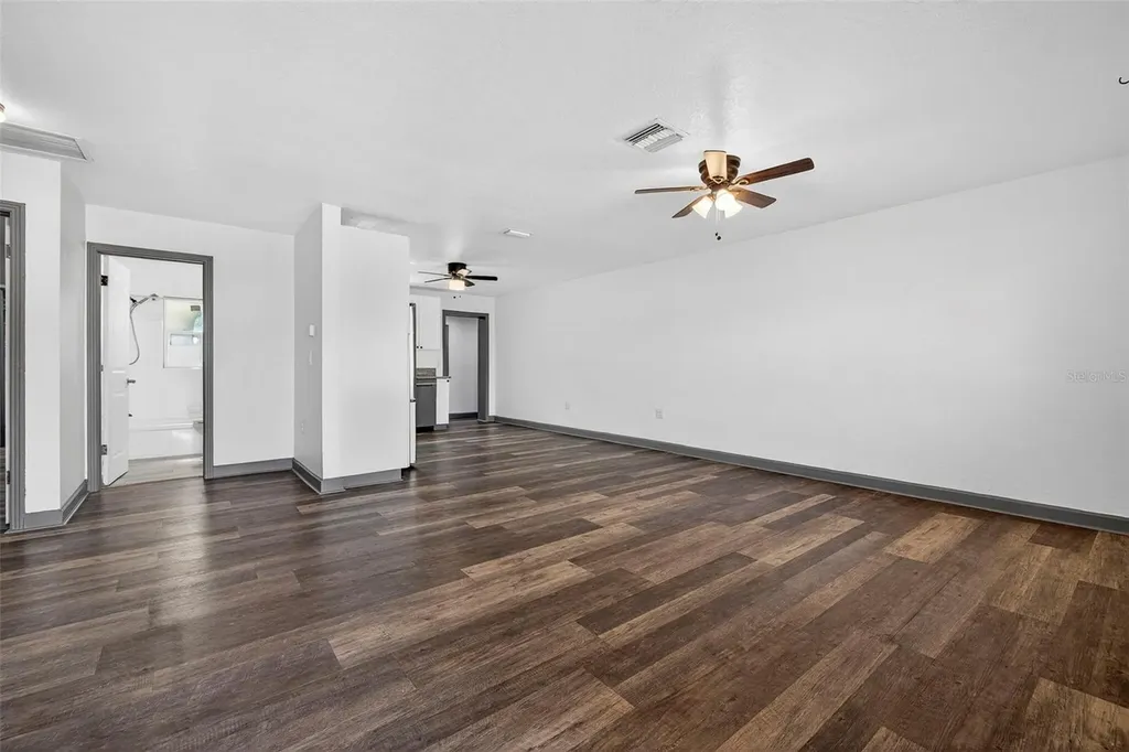 1210 46th Avenue N St Petersburg FL 33702