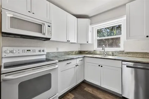 1210 46th Avenue N St Petersburg FL 33702