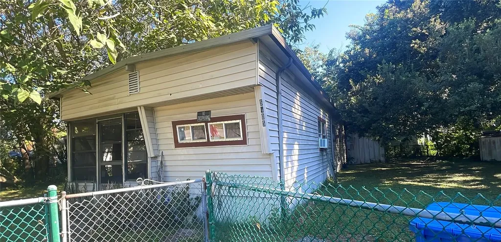5405 Mobile Drive Seffner FL 33584
