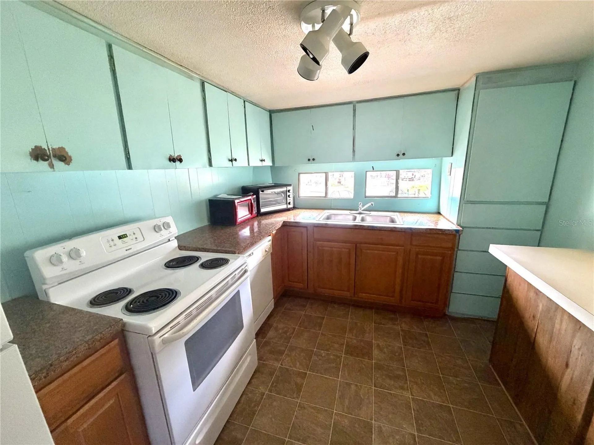 5405 Mobile Drive Seffner FL 33584