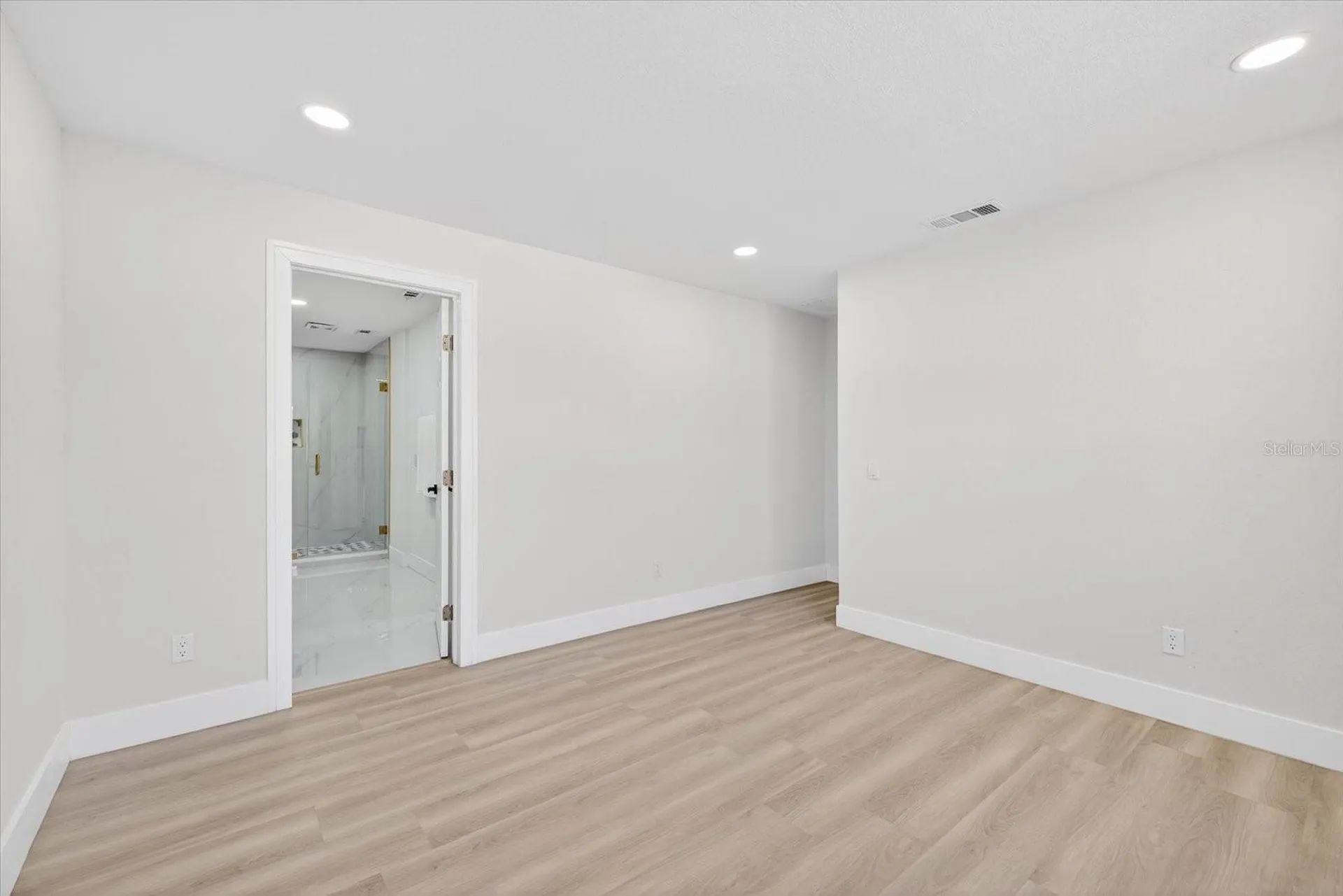 6403 Elliot Drive Tampa FL 33615