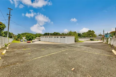 Carr. #2 2 Estructuras Int. Bo. Algarrobo Vega Baja PR 00693