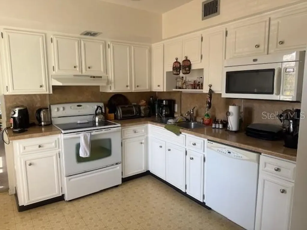 4143 57th Street N Kenneth City FL 33709