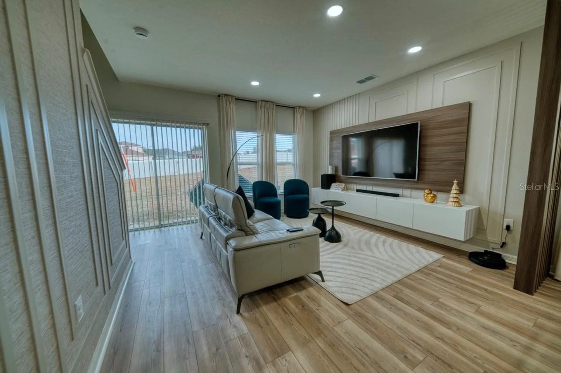 1568 Mirabella Circle Davenport FL 33897