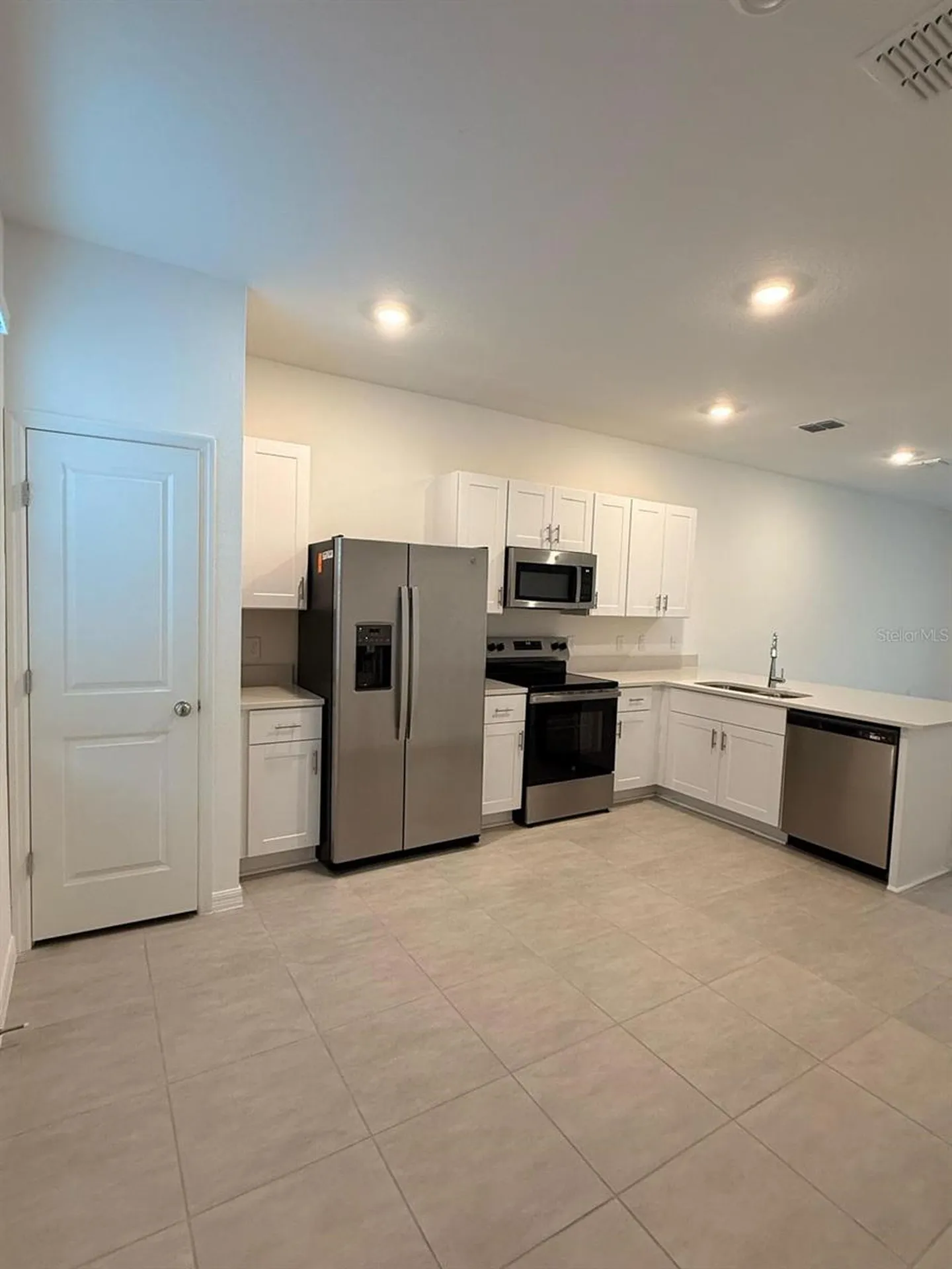2931 Skyline Loop Kissimmee FL 34758
