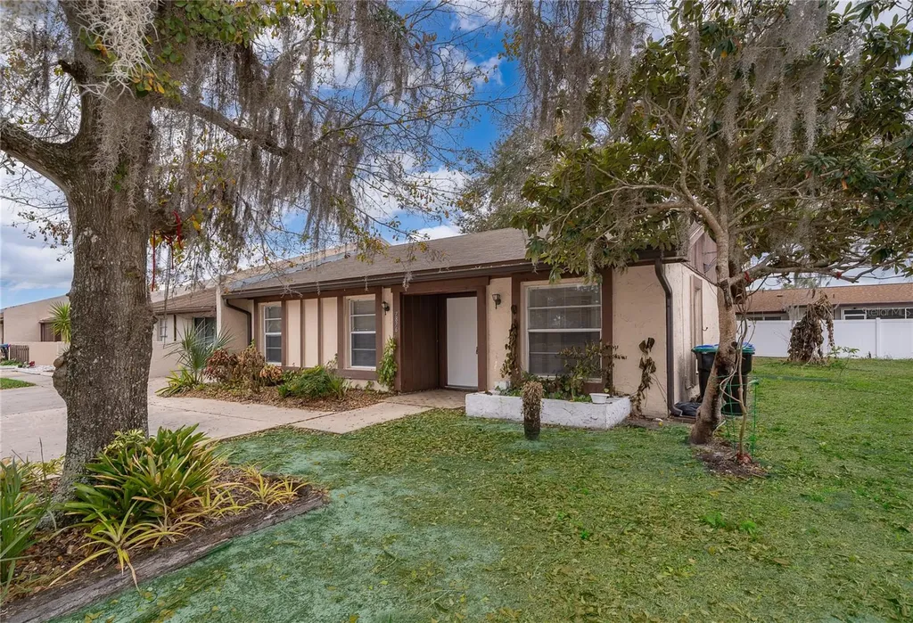 7876 Guardsmen Street Orlando FL 32822