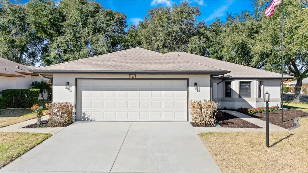 21821 King John Street Leesburg FL 34748