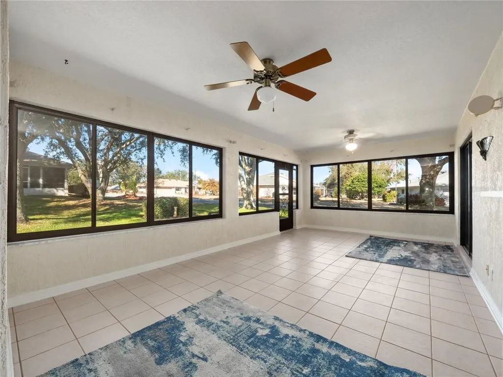 21821 King John Street Leesburg FL 34748