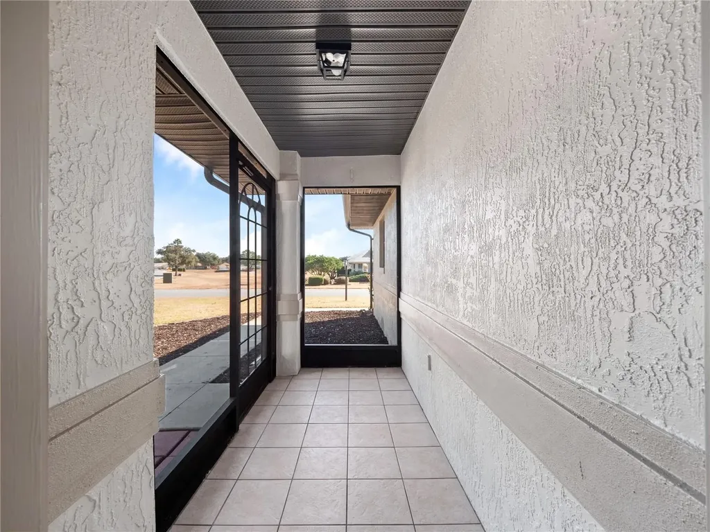 21821 King John Street Leesburg FL 34748