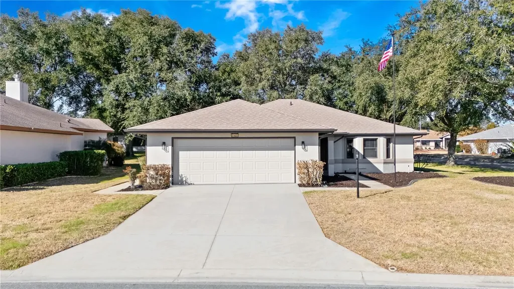 21821 King John Street Leesburg FL 34748