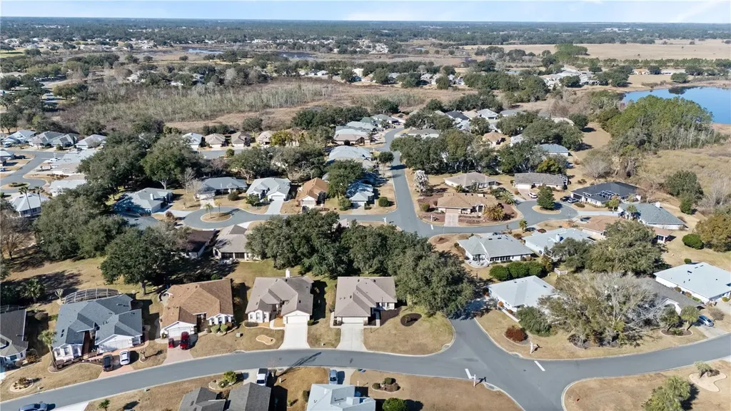 21821 King John Street Leesburg FL 34748
