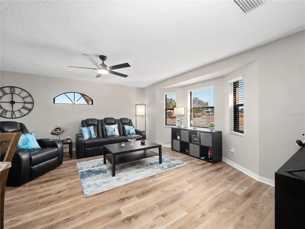 21821 King John Street Leesburg FL 34748