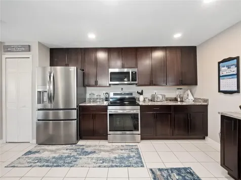 21821 King John Street Leesburg FL 34748