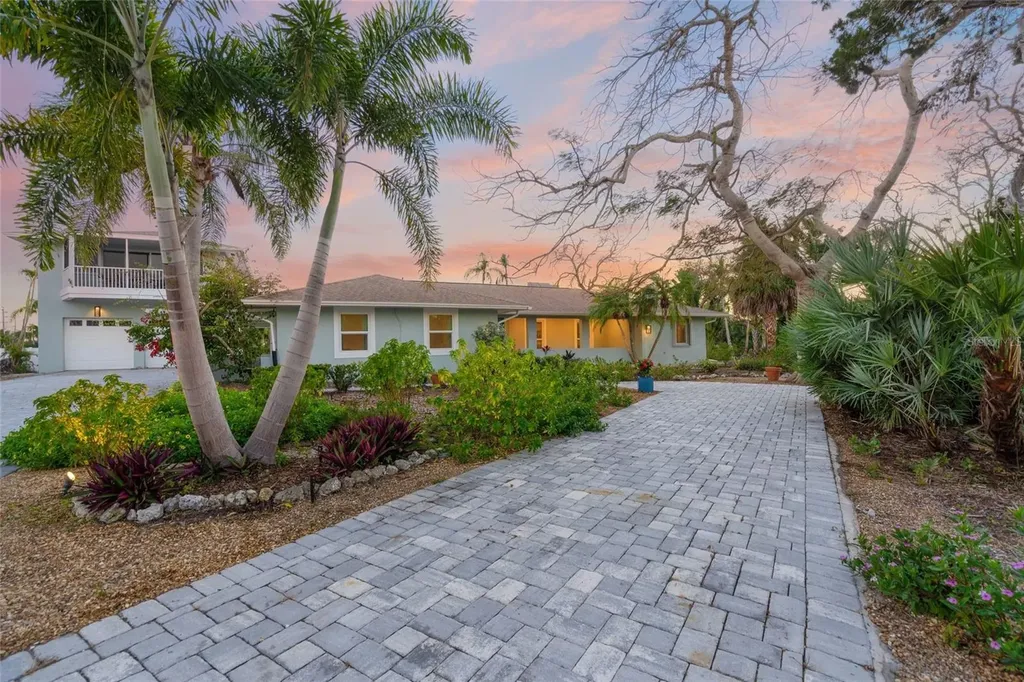 8560 Heron Lagoon Circle Sarasota FL 34242