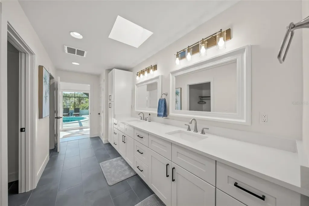 8560 Heron Lagoon Circle Sarasota FL 34242