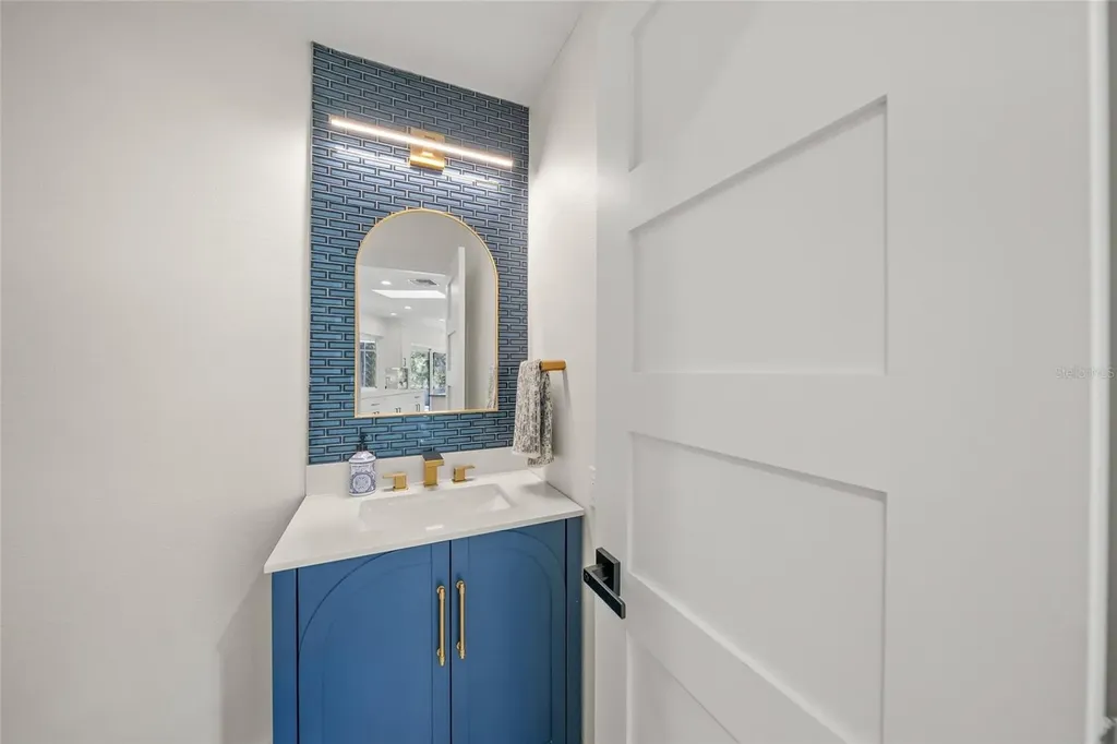 8560 Heron Lagoon Circle Sarasota FL 34242