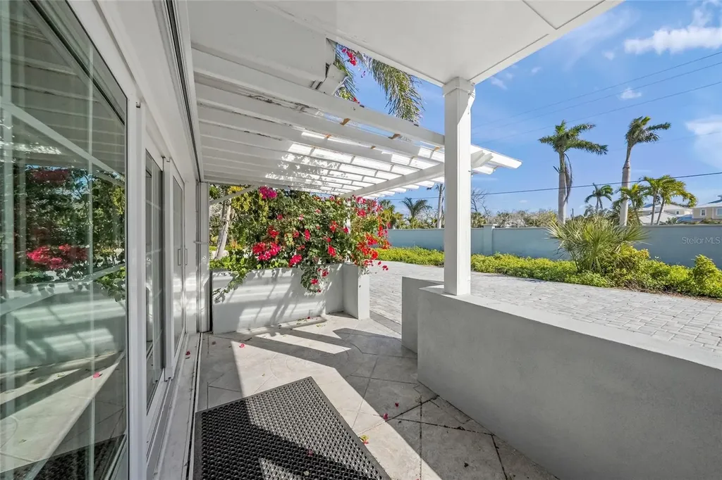 8560 Heron Lagoon Circle Sarasota FL 34242