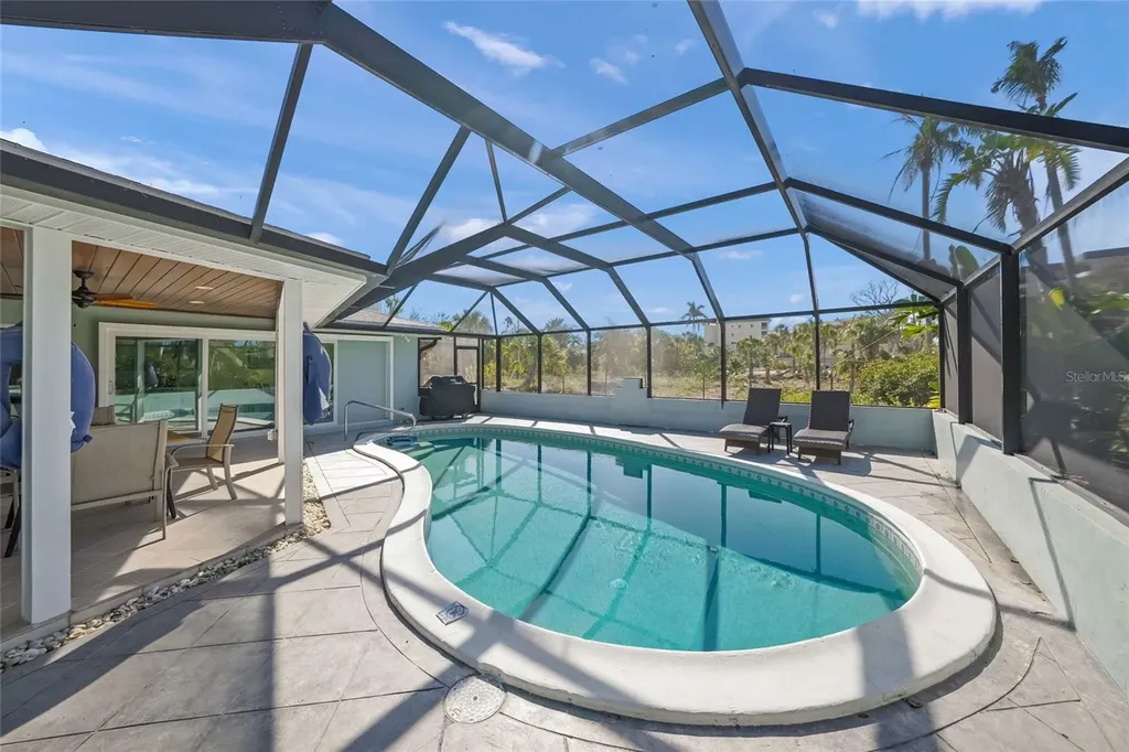 8560 Heron Lagoon Circle Sarasota FL 34242