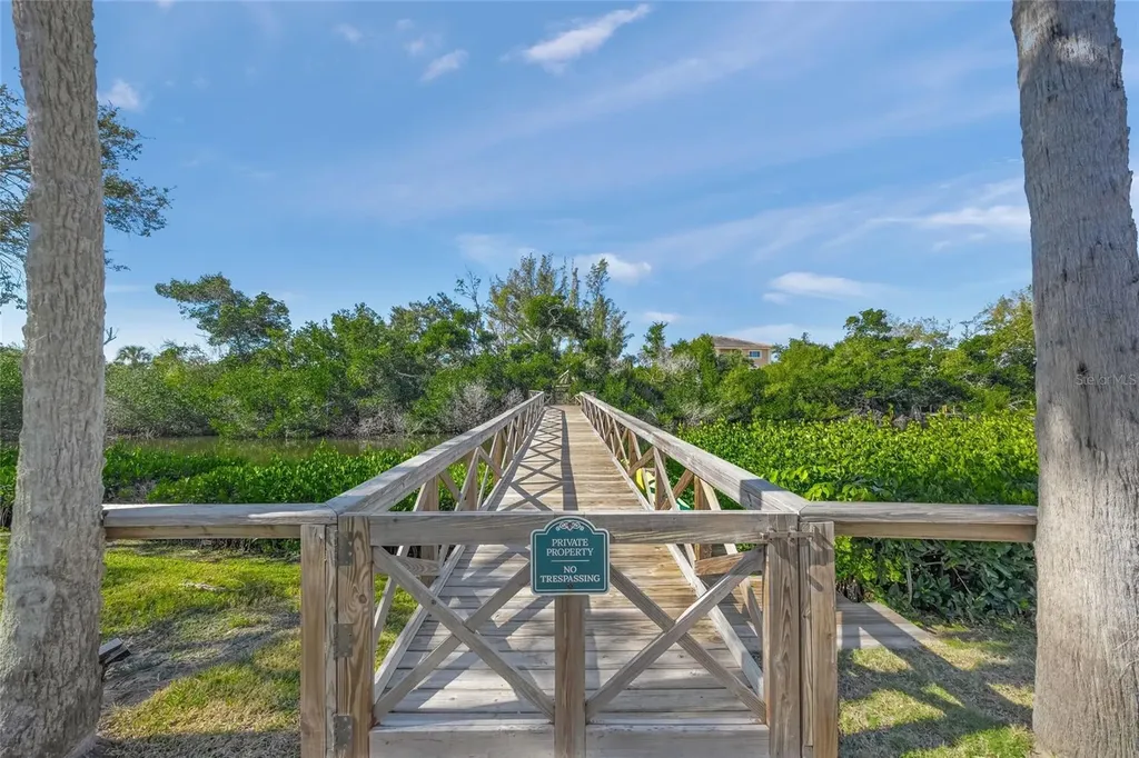 8560 Heron Lagoon Circle Sarasota FL 34242
