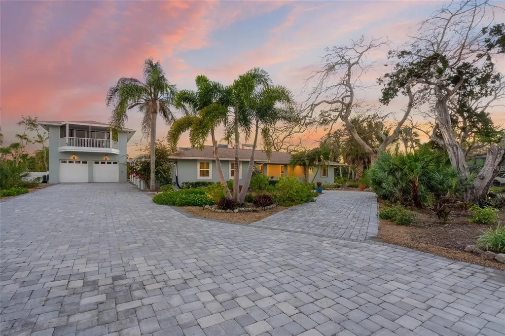 8560 Heron Lagoon Circle Sarasota FL 34242