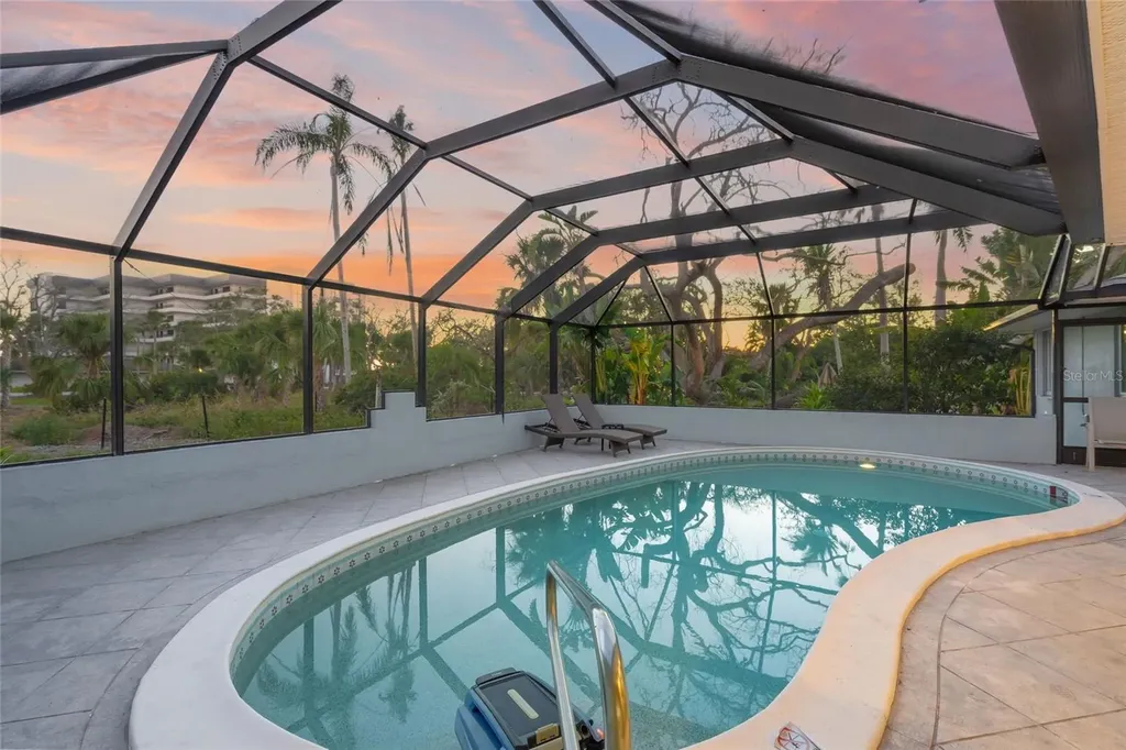 8560 Heron Lagoon Circle Sarasota FL 34242