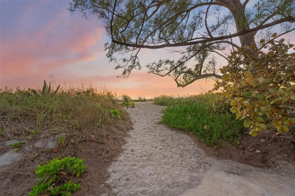 8560 Heron Lagoon Circle Sarasota FL 34242