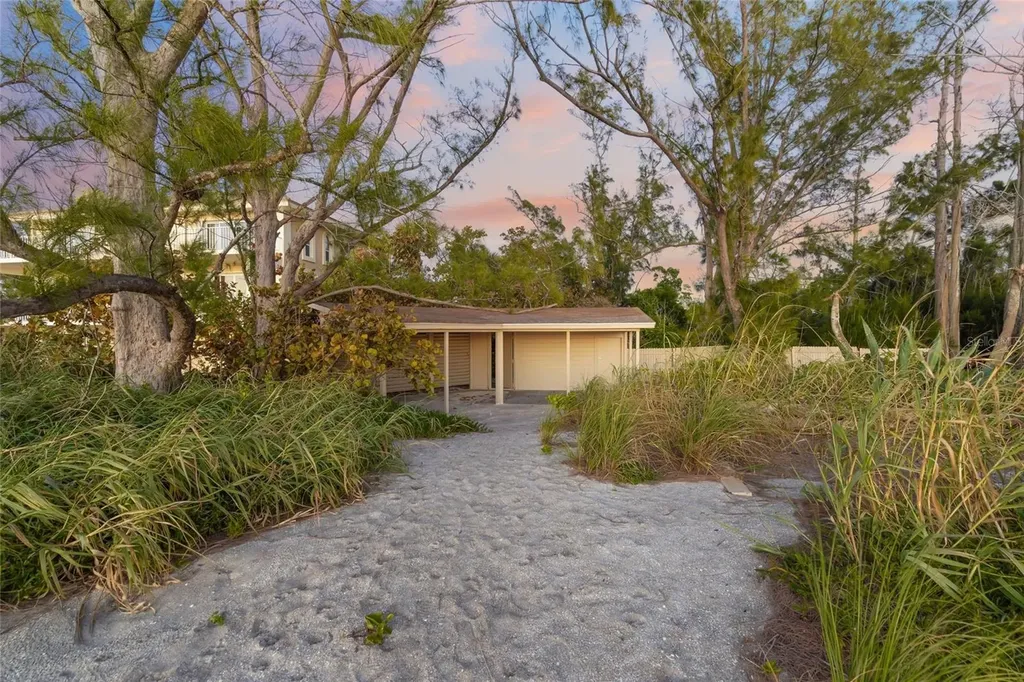 8560 Heron Lagoon Circle Sarasota FL 34242