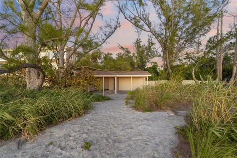 8560 Heron Lagoon Circle Sarasota FL 34242