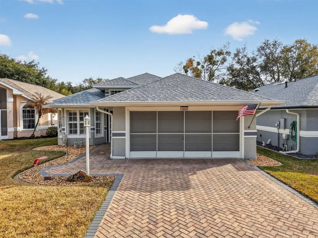 5606 King James Avenue Leesburg FL 34748