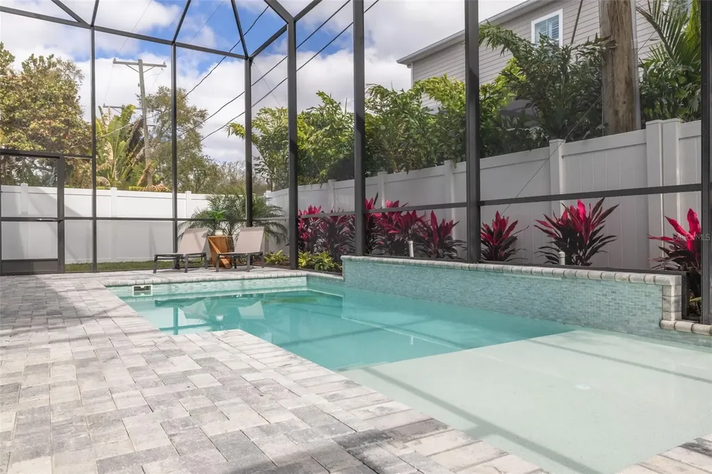 519 W Davis Boulevard Tampa FL 33606