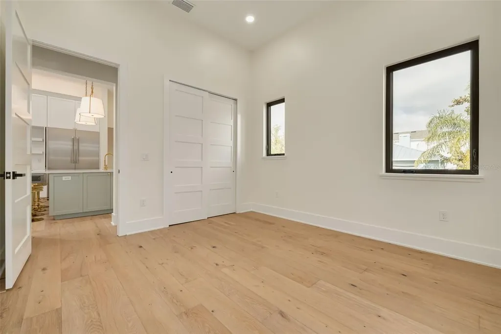 519 W Davis Boulevard Tampa FL 33606