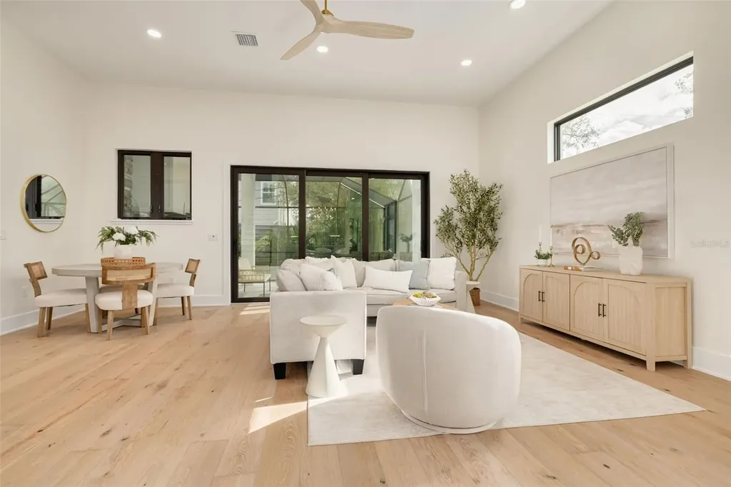 519 W Davis Boulevard Tampa FL 33606