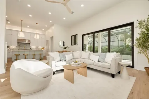 519 W Davis Boulevard Tampa FL 33606
