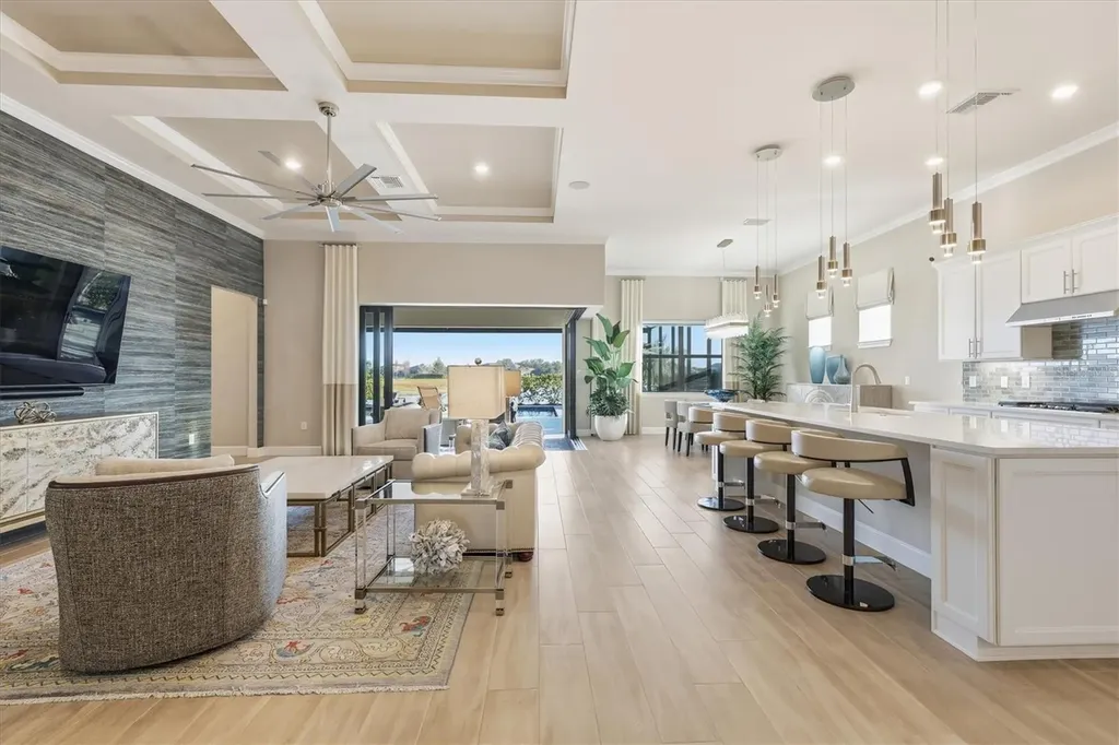 7885 Mainsail Lane Sarasota FL 34240