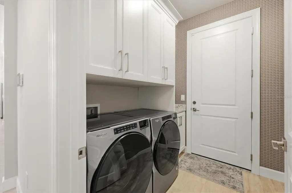 7885 Mainsail Lane Sarasota FL 34240