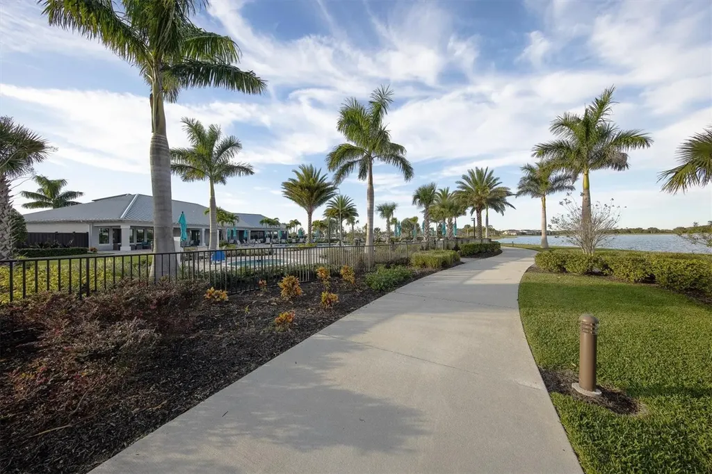 7885 Mainsail Lane Sarasota FL 34240