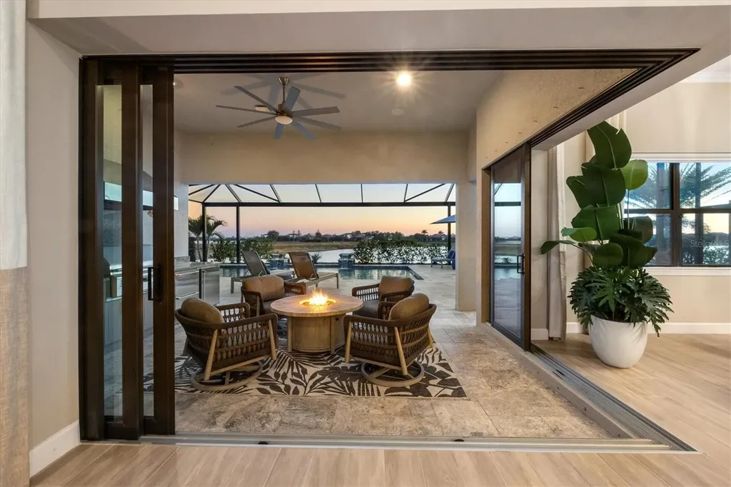 7885 Mainsail Lane Sarasota FL 34240