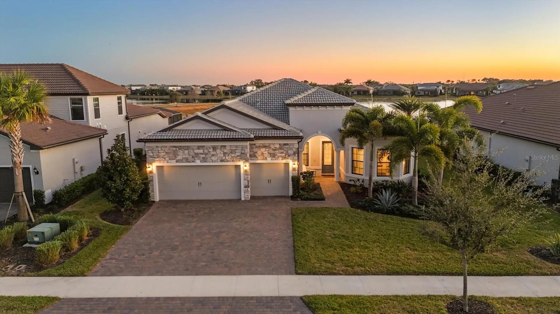 7885 Mainsail Lane Sarasota FL 34240
