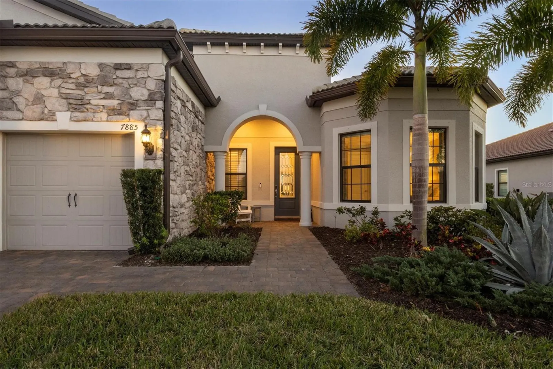 7885 Mainsail Lane Sarasota FL 34240